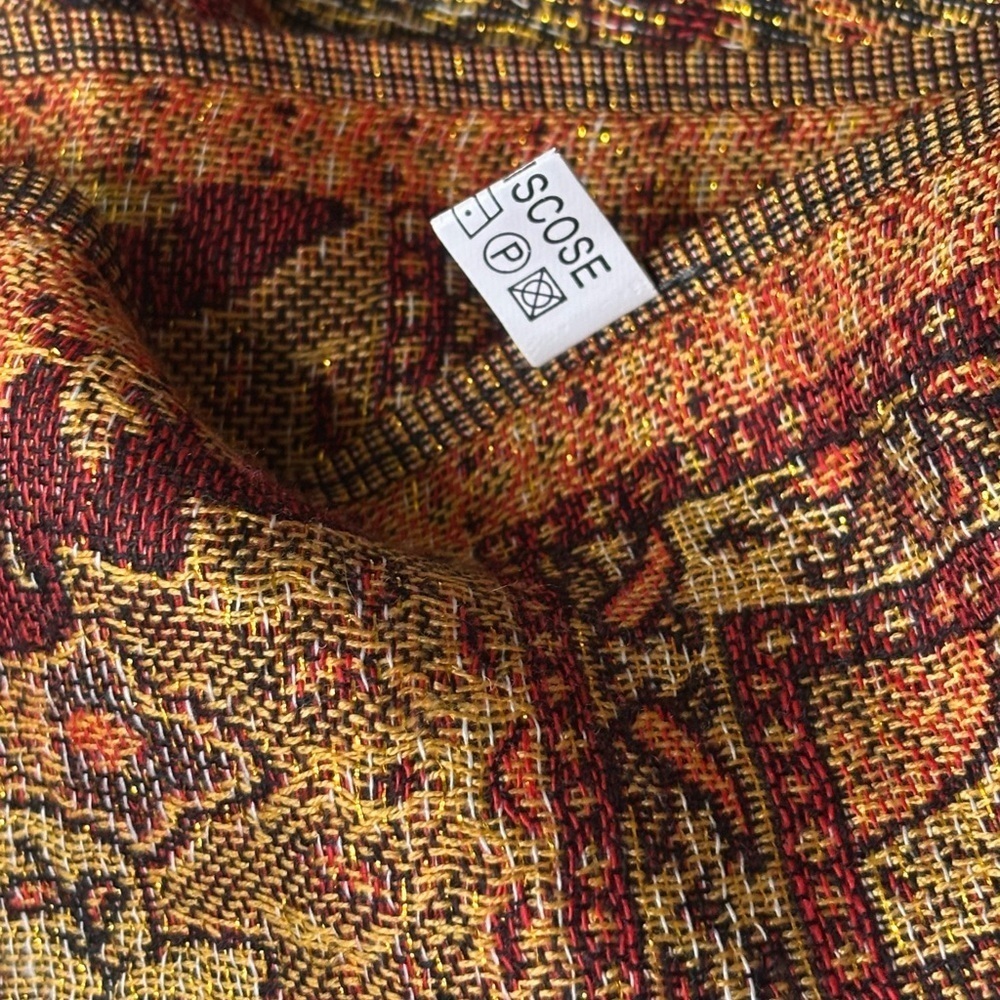 Elegant Paisley Burgundy & Gold  Shawl/Wrap/Scarf  with Fringe - Picture 7 of 7